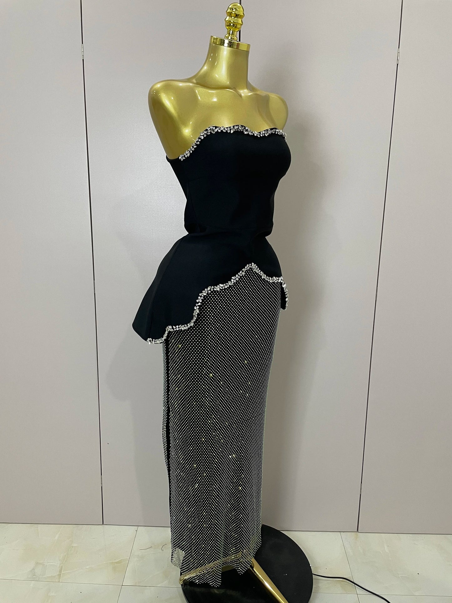 Luxury Birthday Gown High Quality Black Design Sleeveless Diamonds Top And Hot Diamond Skirt Suit Evening Party Dress