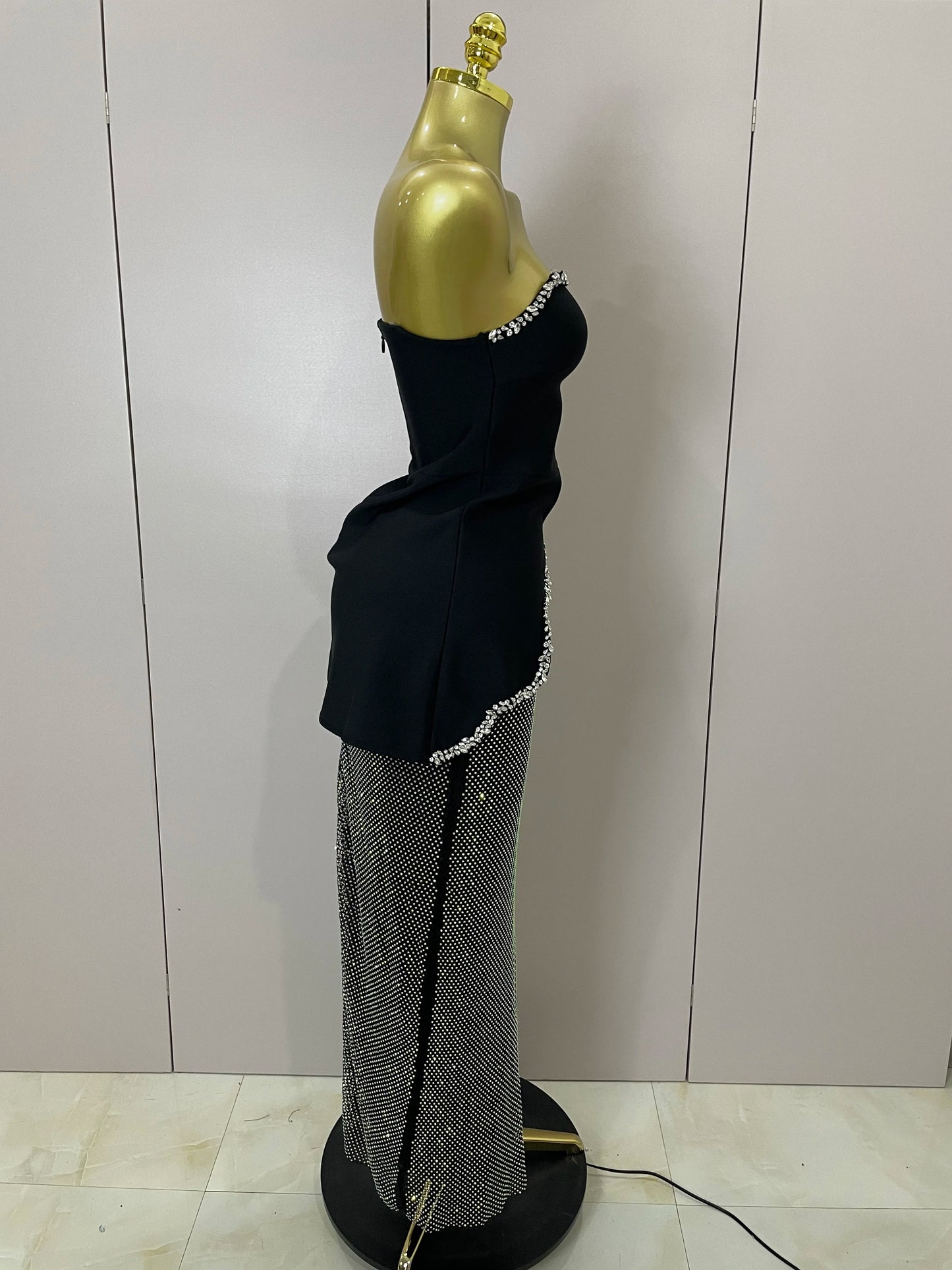 Luxury Birthday Gown High Quality Black Design Sleeveless Diamonds Top And Hot Diamond Skirt Suit Evening Party Dress